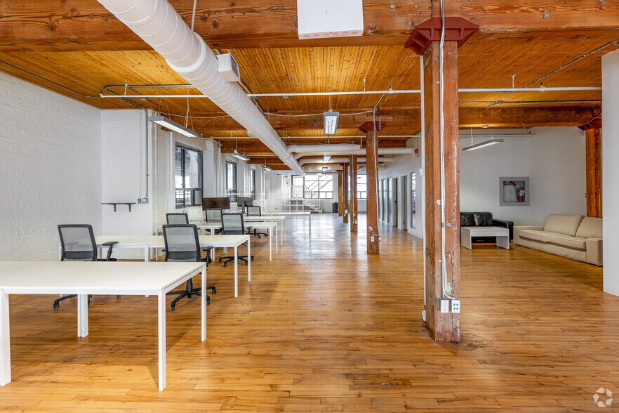 More Photos Of 116 Spadina Ave, Toronto Office Residential For Lease