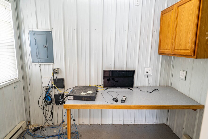 More Photos Of 1067 N Mission Rd, Mount Pleasant Self Storage For Sale