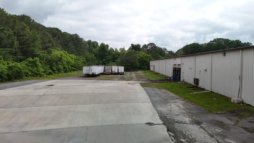 More Photos Of 2915 20th St NE, Cleveland Distribution For Lease