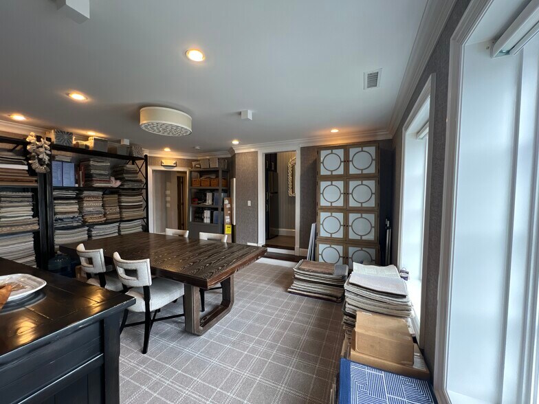 More Photos Of 21 South Ave, New Canaan Storefront Retail Office For Lease