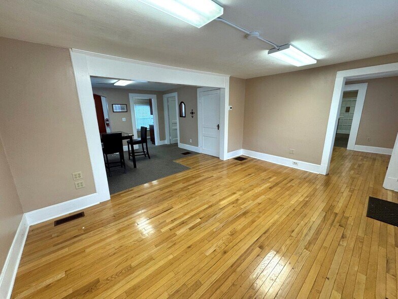 More Photos Of 1748 S Main St, Rocky Mount Office For Sale