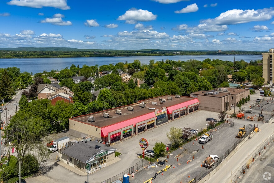 More Photos Of 911 Richmond Rd, Ottawa Freestanding For Lease