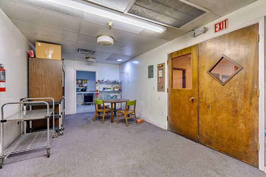 More Photos Of 417 W Santa Fe Ave, Flagstaff Flex For Sale