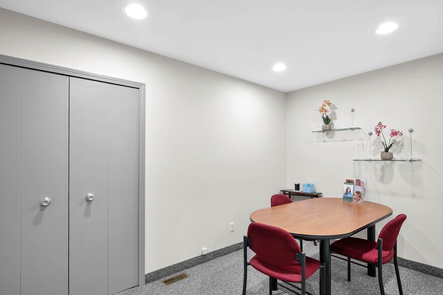 More Photos Of 24825 Eureka Rd, Taylor Office For Sale