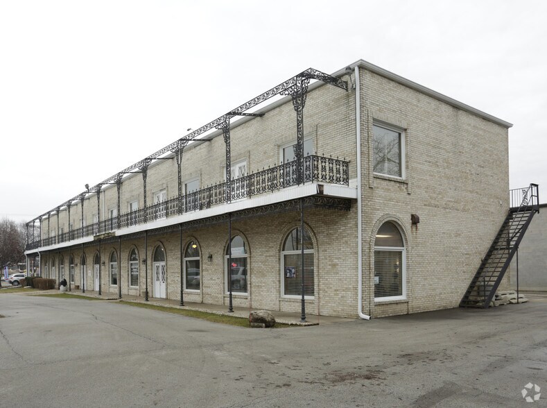 More Photos Of 2430 Plainfield Rd, Crest Hill Medical For Lease