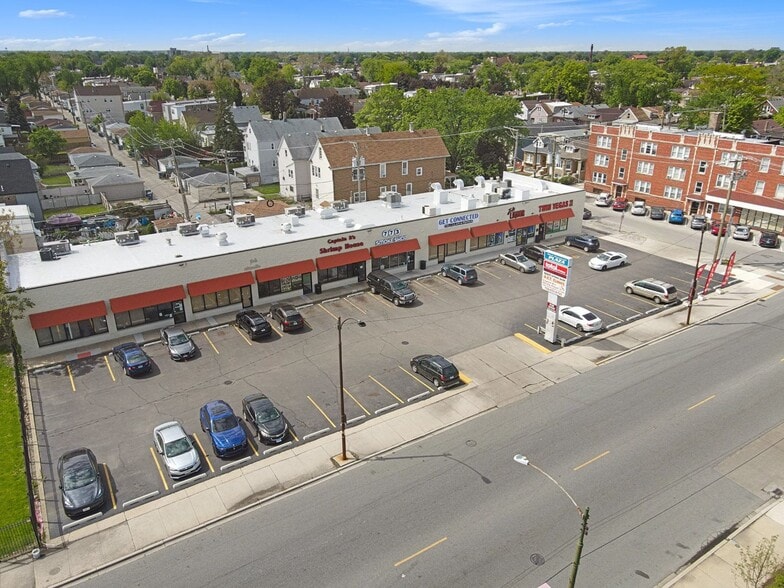 More Photos Of 5633-5647 W Roosevelt Rd, Cicero Freestanding For Sale