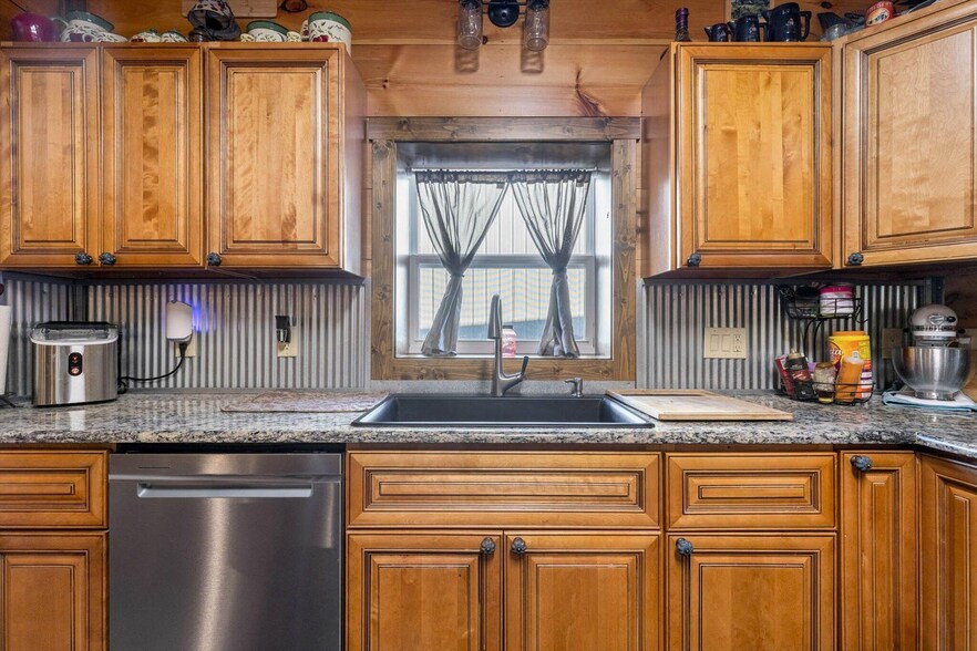 More Photos Of 558 Lucky Rd, Seymour Service For Sale