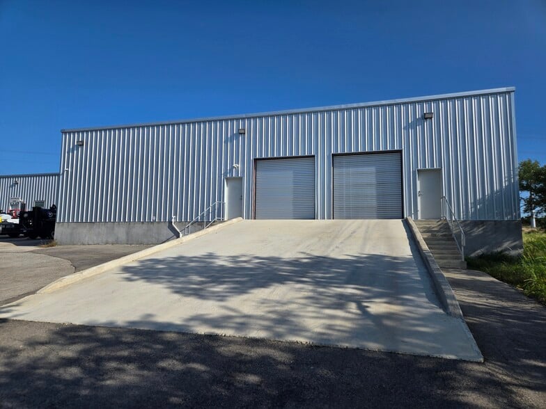 More Photos Of 6441 Highway 46 W, New Braunfels Warehouse For Lease