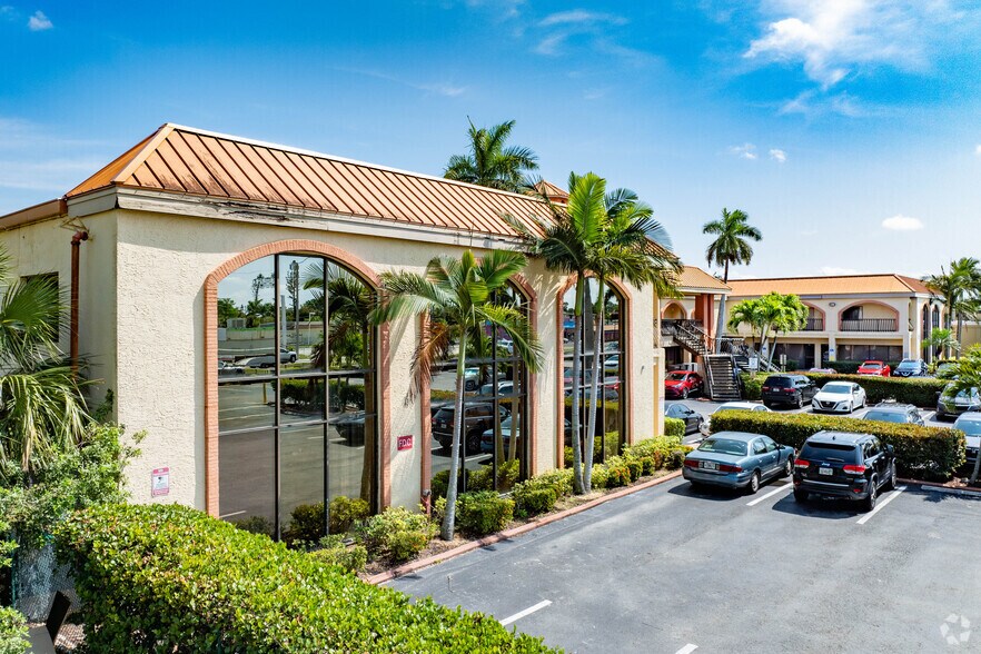 More Photos Of 3049 Cleveland Ave, Fort Myers Medical For Lease