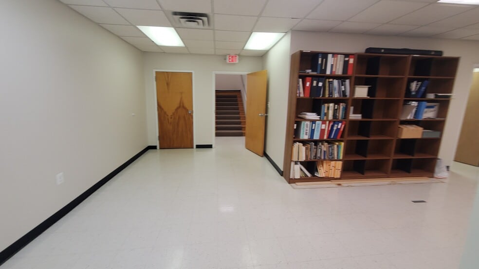More Photos Of 555 Hospital Dr, Warrenton Medical For Lease