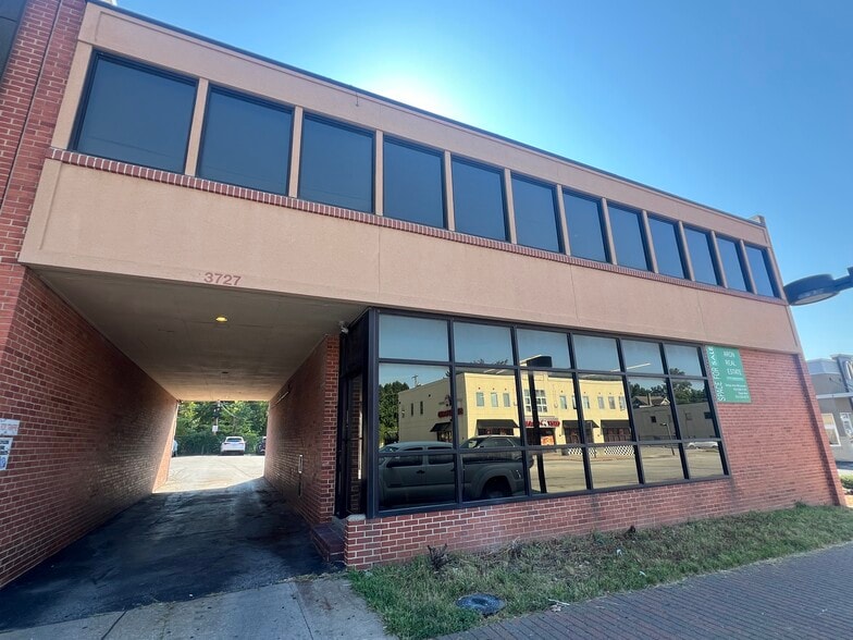 Primary Photo Of 3727 Broadway St, Kansas City Office For Lease