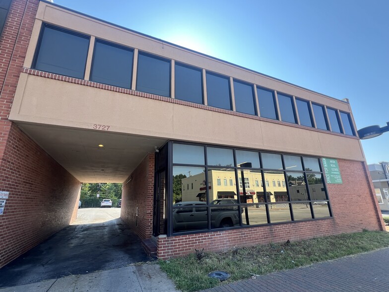 Primary Photo Of 3727 Broadway St, Kansas City Office For Sale