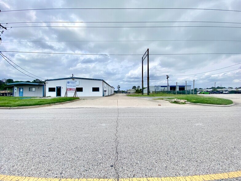 More Photos Of 4770 Washington Blvd, Beaumont Light Distribution For Sale