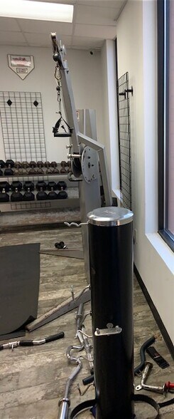 More Photos Of 1060 Union Center Dr, Alpharetta Distribution For Lease