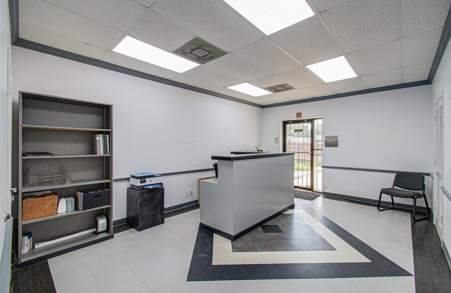 More Photos Of 7571 Morley St, Houston Warehouse For Sale
