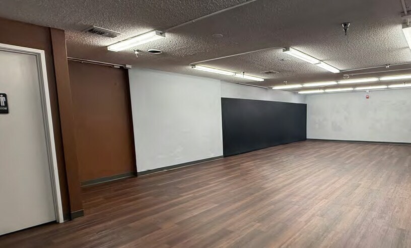 More Photos Of 6509 W Ken Caryl Ave, Littleton General Retail For Lease