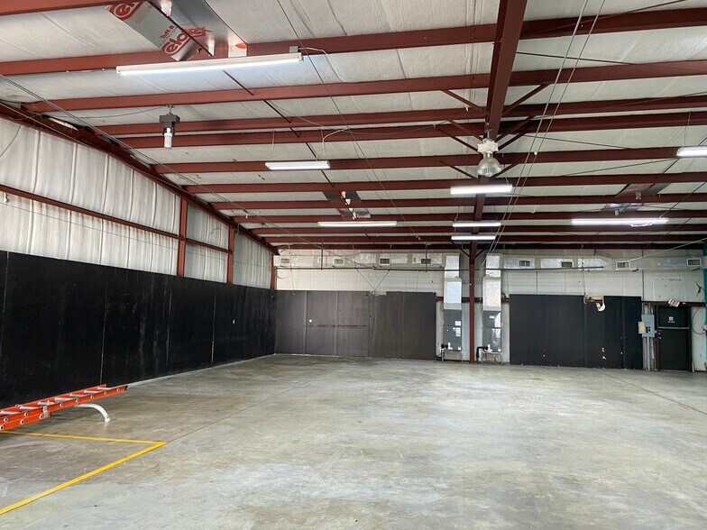 More Photos Of 735 Industry Rd, Longwood Warehouse For Lease