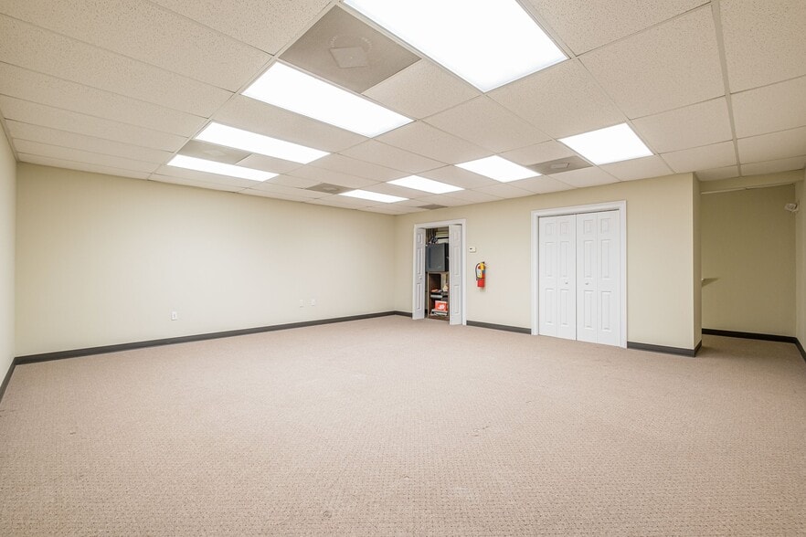 More Photos Of 131 Lee Byrd Rd, Loganville Office For Sale