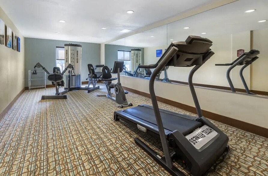 More Photos Of 3112 W Fir St, Perry Hotel For Sale