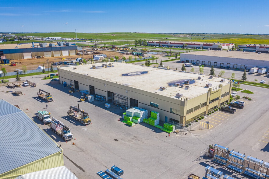 More Photos Of 4949 51 St SE, Calgary Warehouse For Lease