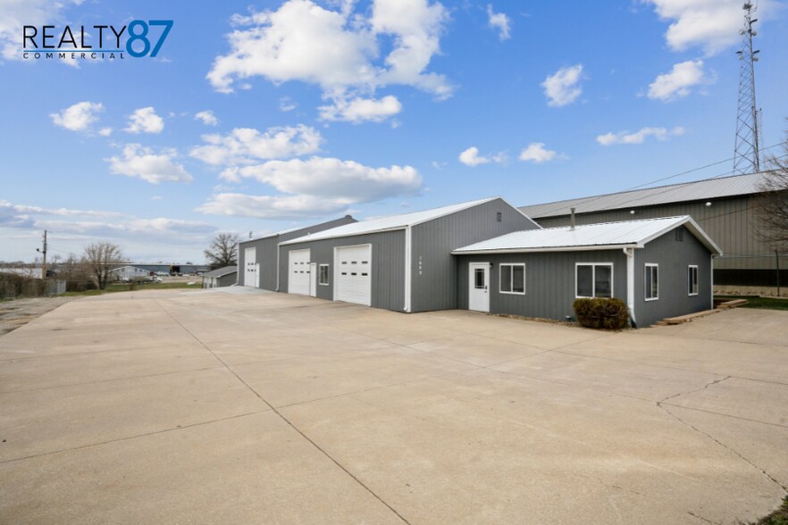 Primary Photo Of 1620 W Post Rd SW, Cedar Rapids Warehouse For Sale