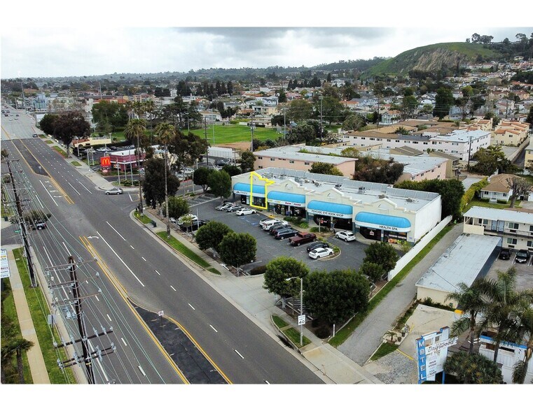 More Photos Of 3902 Pacific Coast Hwy, Torrance Unknown For Lease
