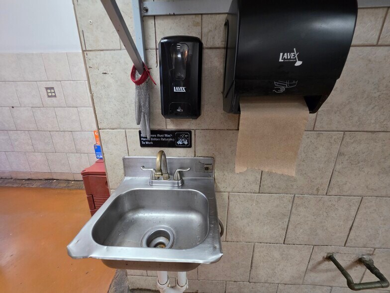 More Photos Of 2813 W Walnut St, Rogers Restaurant For Sale