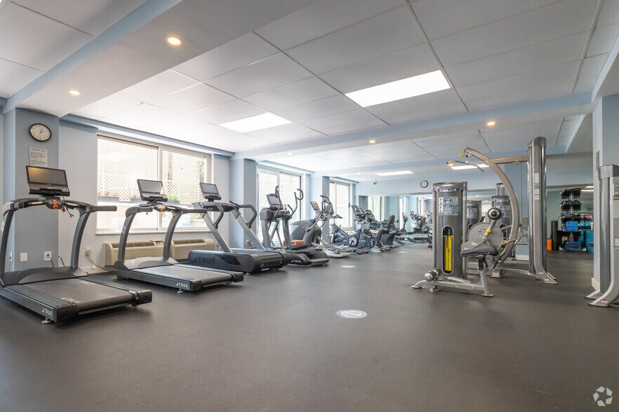 More Photos Of 170 E 87th St, New York Apartments For Lease