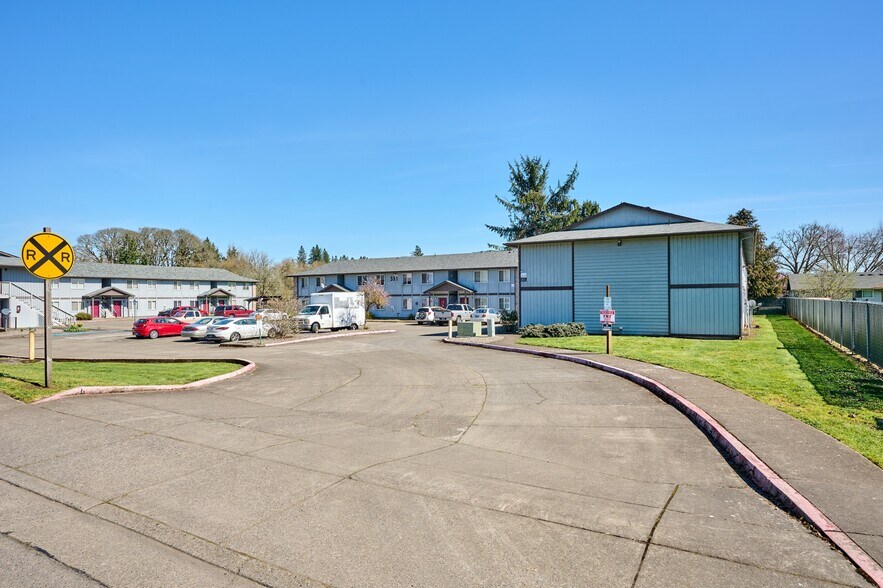 More Photos Of 351 Main St, Jefferson Apartments For Sale