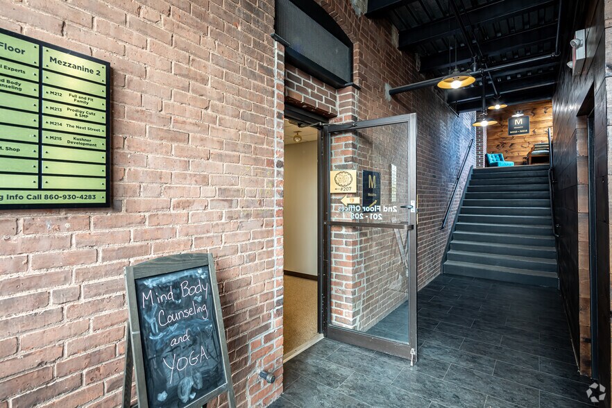 More Photos Of 62 Washington St, Middletown Office For Lease