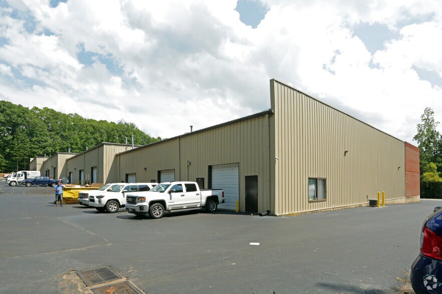 More Photos Of 3200 Glen Royal Rd, Raleigh Showroom For Lease