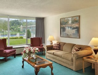 More Photos Of 1400 N Lafayette St, Macomb Hospitality For Sale