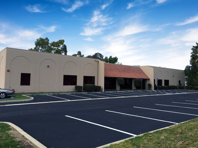 More Photos Of 2373 Oakland Rd, San Jose Warehouse For Lease