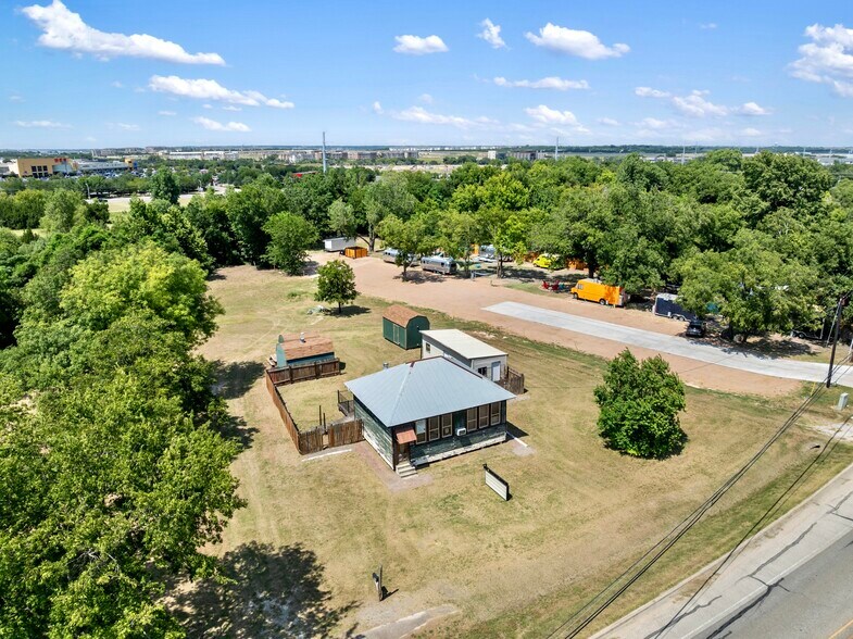 More Photos Of 303 W Broade St, Leander Land For Lease