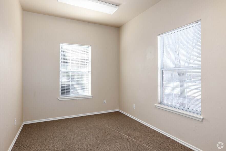 More Photos Of 2120 McKown Dr, Norman Office For Lease