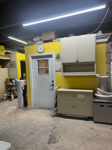 More Photos Of 904 Anclote Rd, Tarpon Springs Warehouse For Sale