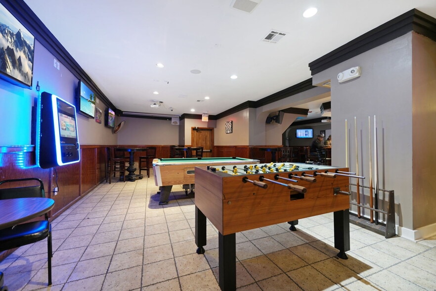 More Photos Of 110-114 County St, New Bedford Storefront Retail Residential For Sale