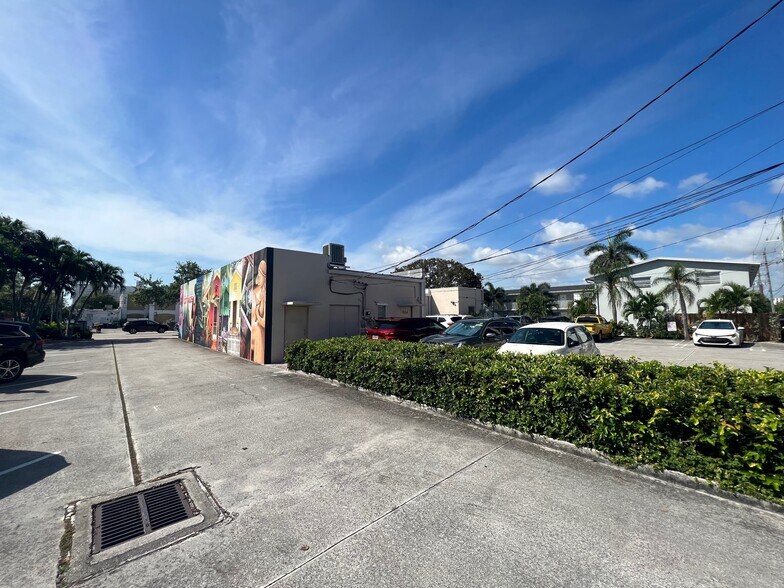 More Photos Of 604 Lucerne Ave, Lake Worth Beach Storefront For Sale