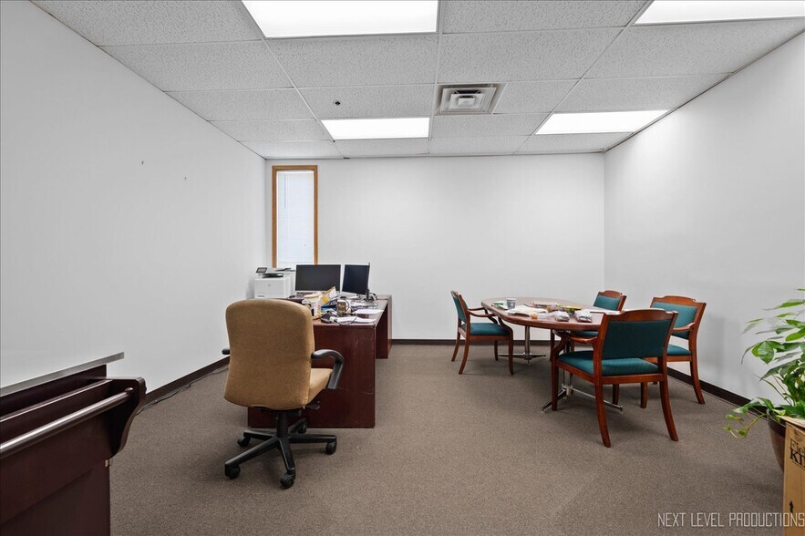 More Photos Of 850 W Bartlett Rd, Bartlett Medical For Sale