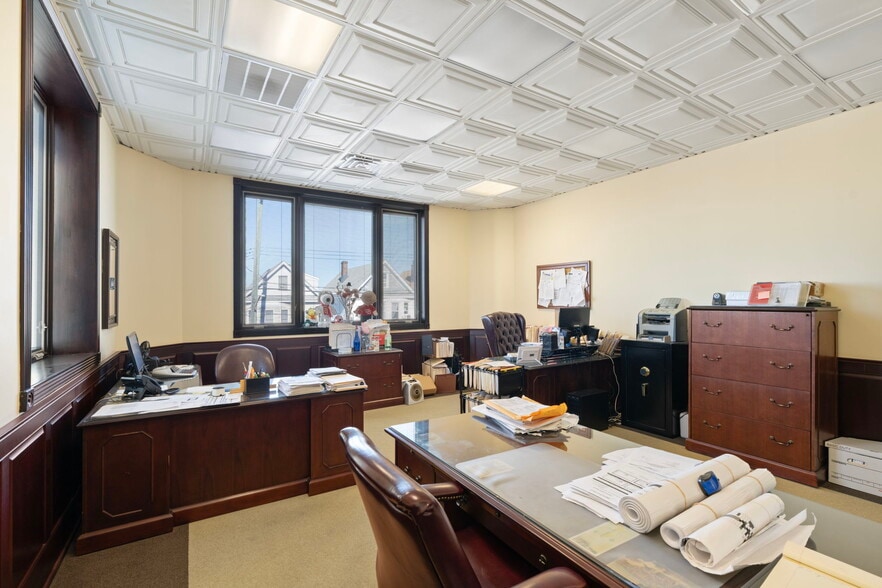 More Photos Of 188 Van Buren St, Staten Island Warehouse For Sale