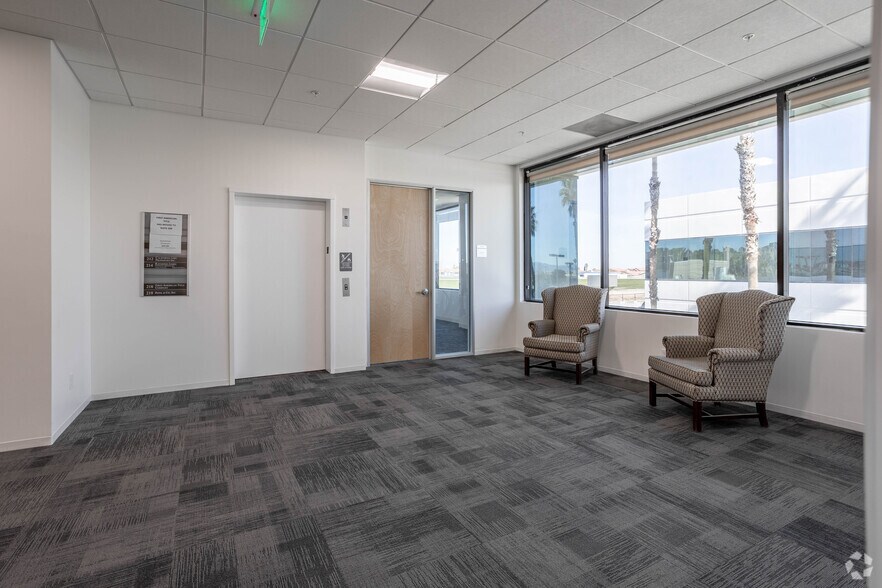 More Photos Of 12530 Hesperia Rd, Victorville Unknown For Lease