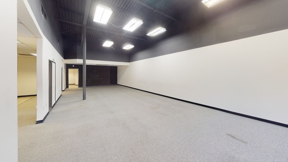 More Photos Of 3201 Atlanta Industrial Pky NW, Atlanta Light Distribution For Lease