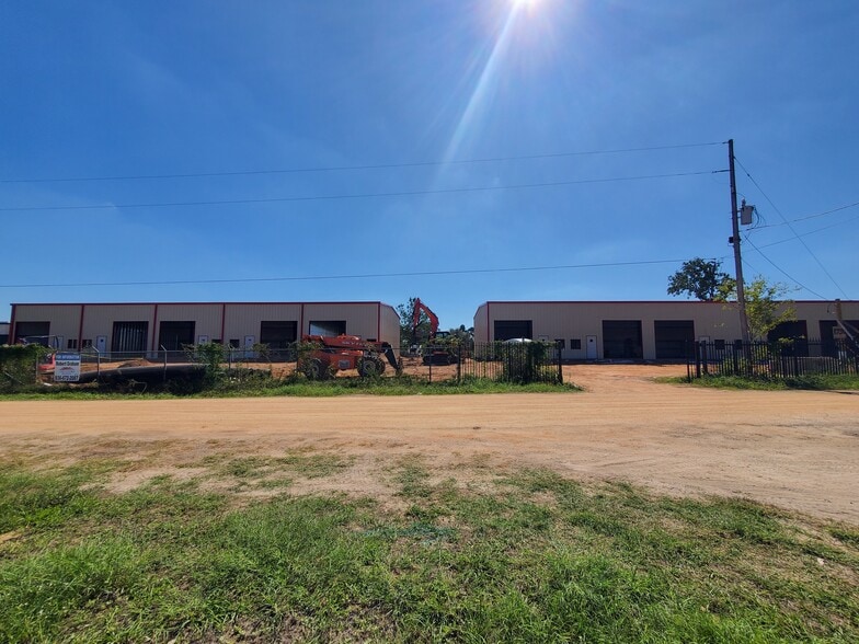 More Photos Of 1722 Cargill, Willis Flex For Sale