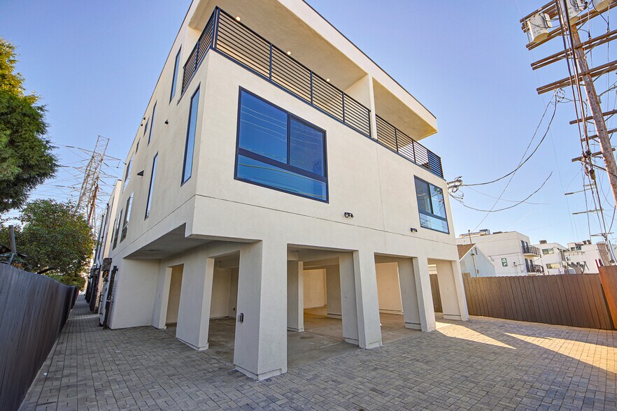 More Photos Of 5709 Auckland Ave, North Hollywood Apartments For Sale