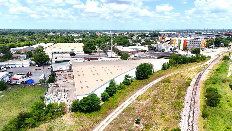 More Photos Of 400 Probandt St, San Antonio Manufacturing For Lease