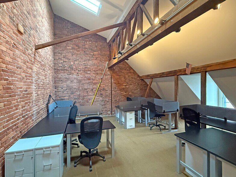 More Photos Of 104 Congress St, Portsmouth Office For Lease