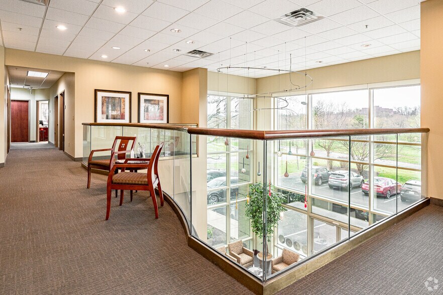 More Photos Of 2305 River Rd, Louisville Office For Lease