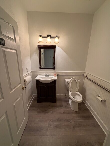 More Photos Of 1005 Weatherstone Pky, Woodstock Office For Lease