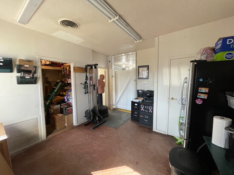 More Photos Of 40 Granny Rd, Farmingville Freestanding For Sale