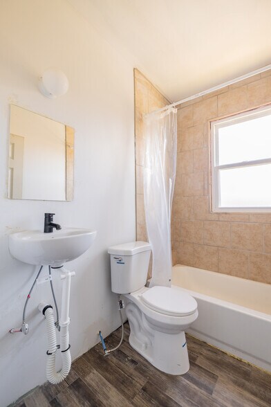 More Photos Of 8525 Maxwell St, Detroit Apartments For Sale